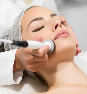 Dual Hi, Ultrasound technology, forehead, eyebrow lifting, Instant lift, glowing skin, Double Transducer, Promotes Collagen, Collagen Boosting, Skin Plumping, Reforming Structural Integrity, Non-Surgical, Facelift Alternative, Reducing Fat Tissue, Manchester, Greater Manchester, Cheshire, Wilmslow, UK, London, Specialist, Rejuvenation. 